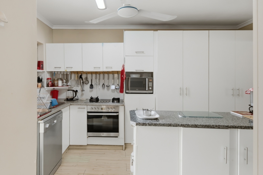 3 Bedroom Property for Sale in Whispering Pines Western Cape